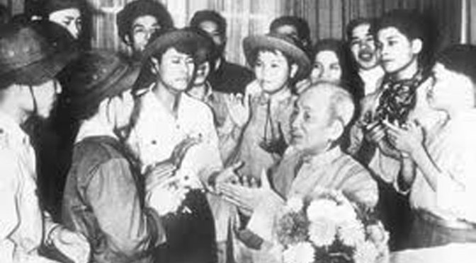 Bí Ẩn Về Quyền Lực Và Tình Ái Của Hồ Chí Minh